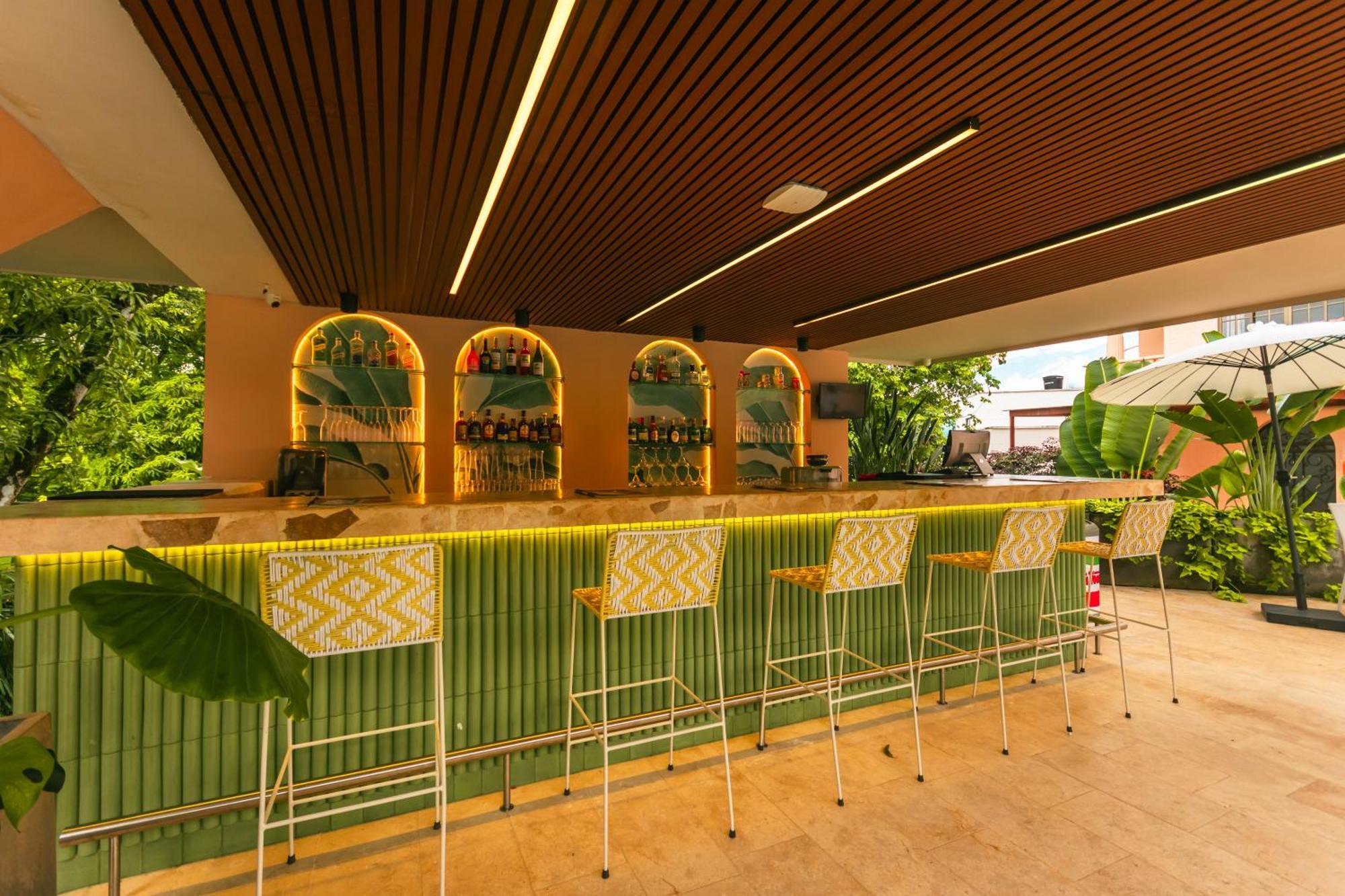 סופטרן Del Tropico Hotel מראה חיצוני תמונה